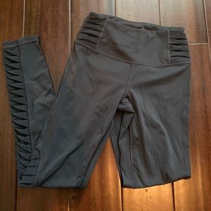 Victoria Secret Sport grey leggings w/side texture